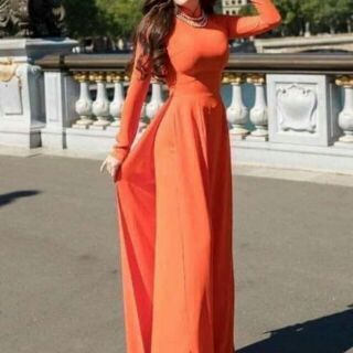 Áo dài lụa đỏ kèm quần