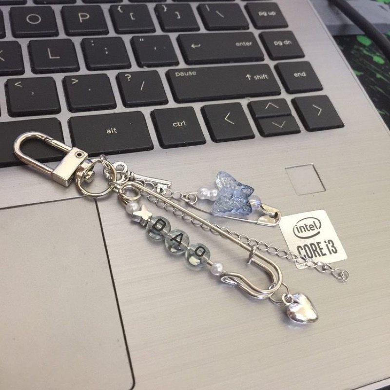 Keyring / Keychain /Móc khoá ghim metallic charm chữ theo yêu cầu
