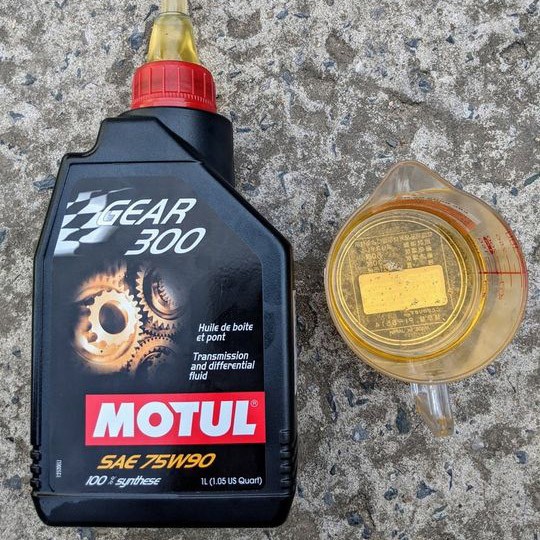 Nhớt Hộp Số Cao Cấp Dành Cho Xe Ga Motul 300 Gear 75W90 (Chiết lẻ)