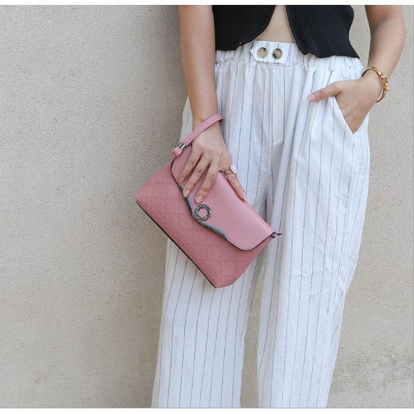 Túi đeo chéo nữ da mềm nhiều ngăn giá rẻ BAG U VNQ118