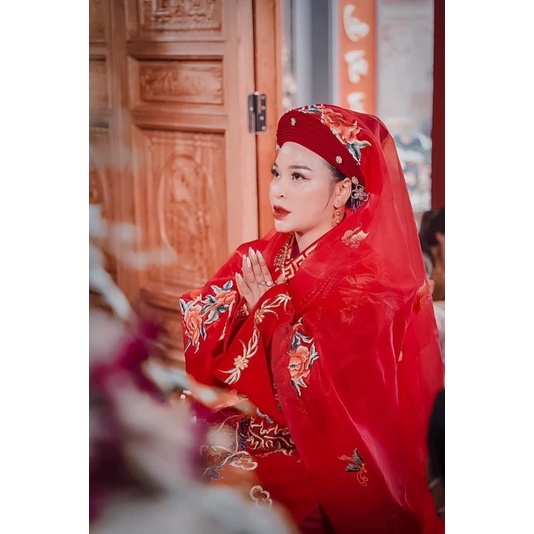 Khăn chùm thêu hoa