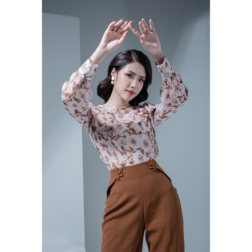 Quần suông đáp cạp đính cúc bọc LEIKA Chất vải co dãn, rất thoái mãi khi mặc, chất vải mềm mịn