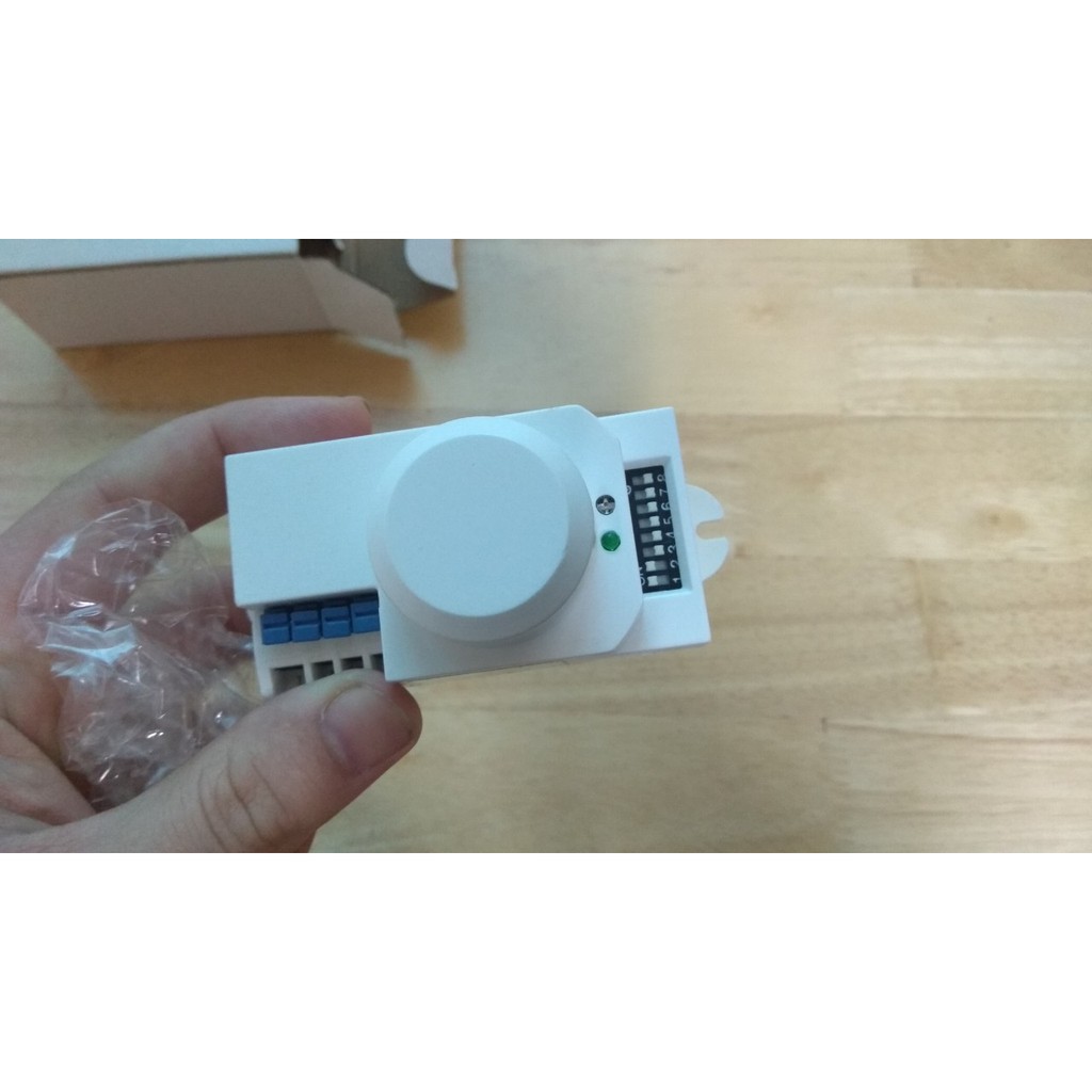 Công Tắc Cảm Biến Chuyển Động Radar Vi Sóng ( 1200w)