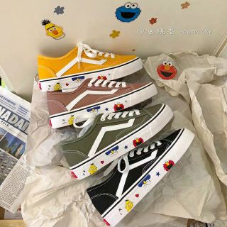 Giày ulzzang dáng vans siêu đẹp và họa tiết
