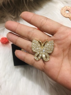 Cài áo con bướm full đá. KT 3 x 3,5cm