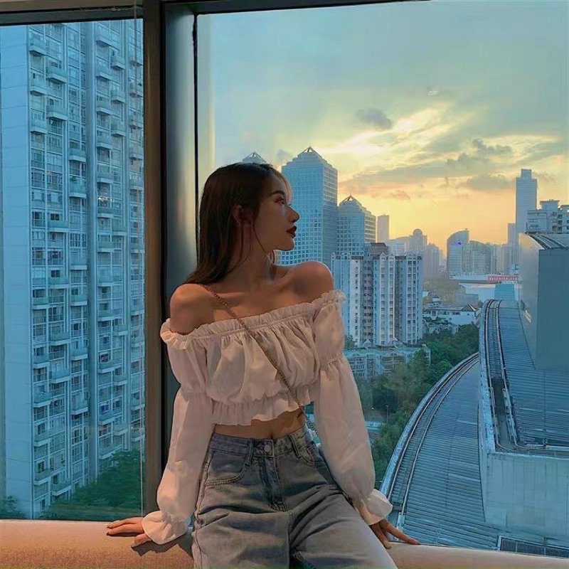 Áo Kiểu Nữ Croptop Chất Lụa Tay Dài Bẹt vai màu trắng đen - FIFI AT10