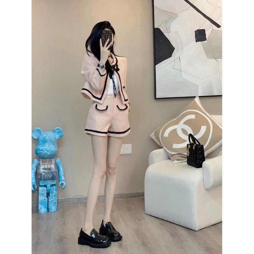 Set Áo Thun Tay Dài Phối Quần Short Thời Trang Mùa Thu 2022 Dành Cho Nữ