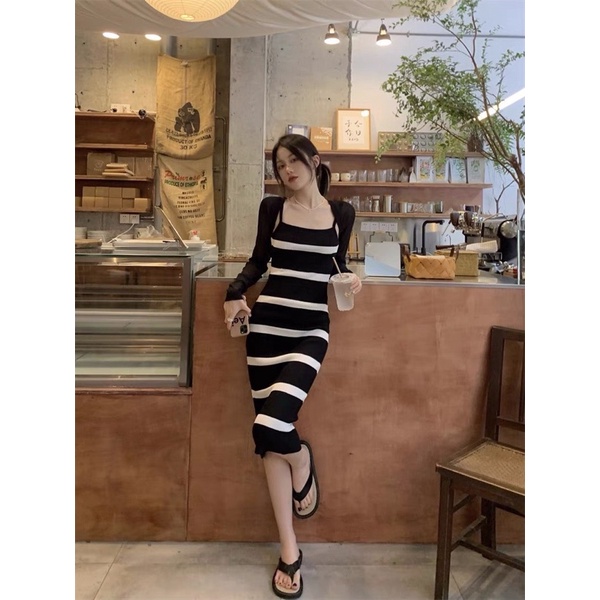 SET ĐẦM BODY SỌC NGANG + ÁO KHOÁC ĐEN TAY DÀI