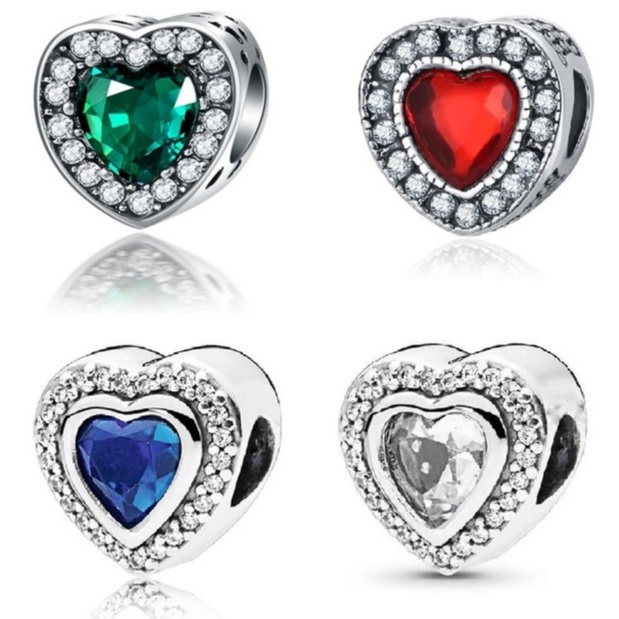 Charm xỏ trái tim viền đính đá
