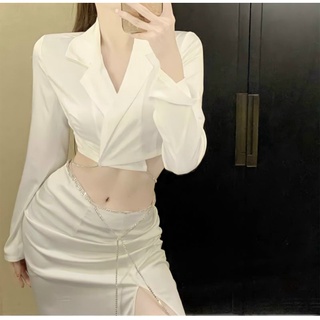 sét áo vest lụa croptop kết đá chân váy dài xẻ tà