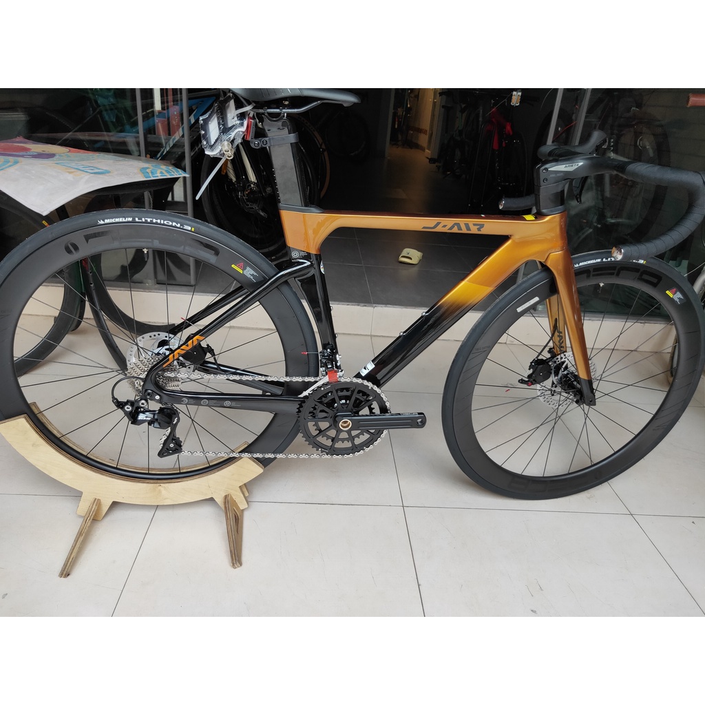 Xe đạp Road Java Fuoco Group 105 bánh carbon màu đẹp