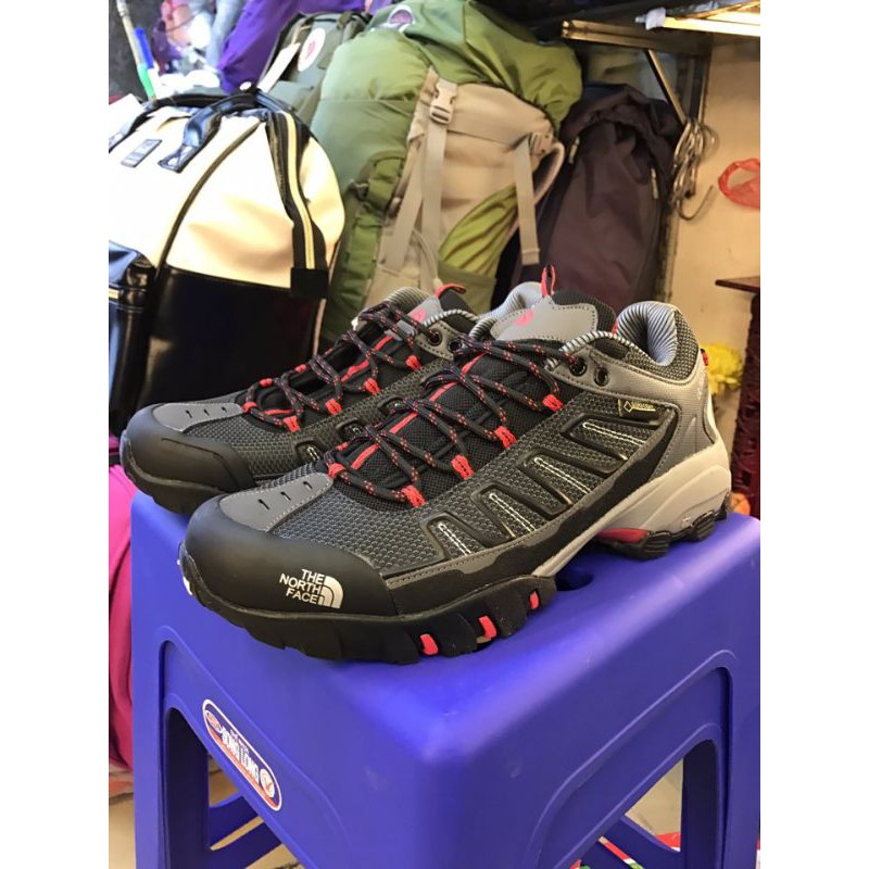 GIÀY LEO NÚI CHỐNG NƯỚC