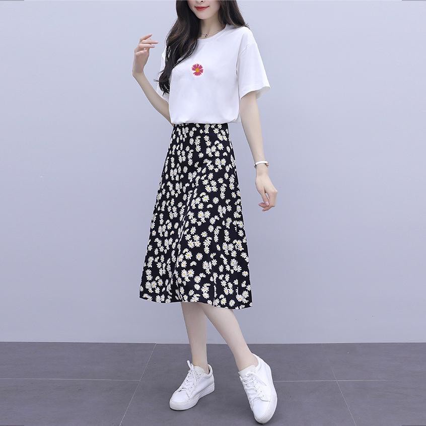 Chân Váy Hoa Cúc Nhí Siêu Dễ Thương - Hot Trend 2020 | BigBuy360 - bigbuy360.vn