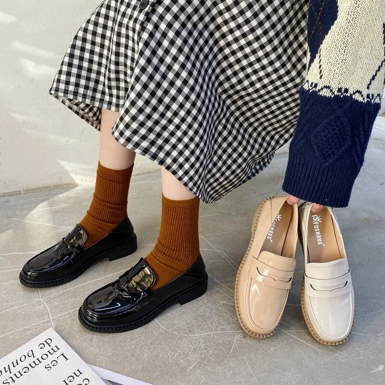 Giày lười da bóng phong cách xinh xắn cho nữ | BigBuy360 - bigbuy360.vn