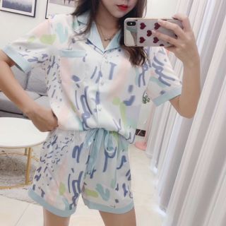 Set bộ mặc nhà dáng pizama lụa đùi