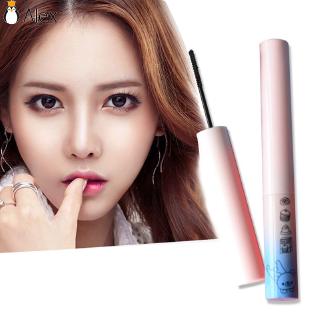 Mascara lâu trôi chống thấm nước giúp tạo độ cong dài cho lông mi