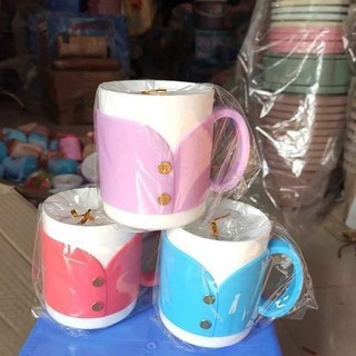 ca cốc nhựa uống nước có tay cầm