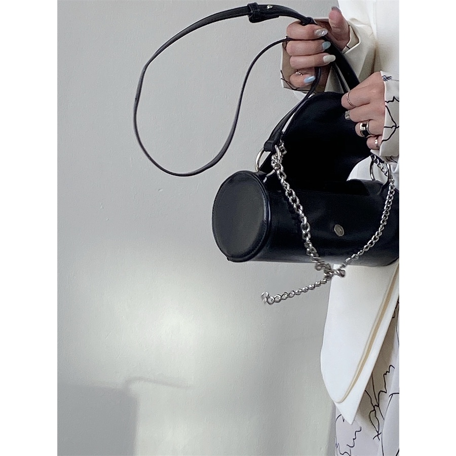 Túi Đeo Chéo Hình Trụ Phối Dây Xích Thời Trang 2022 Cho Nữ