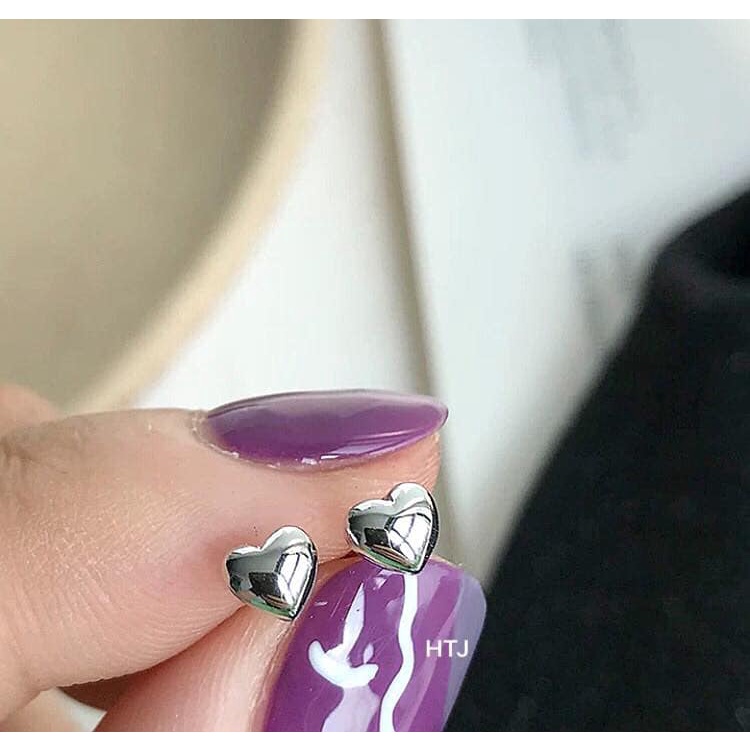 1 ĐÔI NỤ TAI BẠC HÌNH TRÁI TIM TRƠN