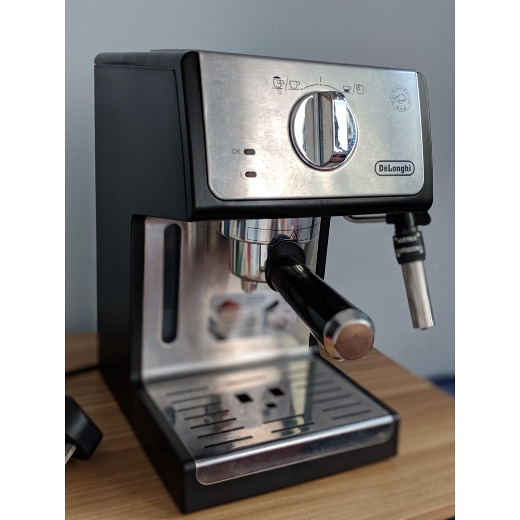 Máy pha cà phê Espresso Delonghi ECP35 31 dung tích 1.1 lít  Áp suất 15 bar - Bảo hành 12 tháng