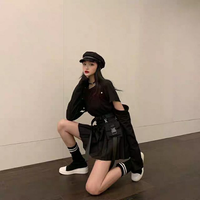 🛍 (SẴN) 🛍 Set đồ nữ cá tính - Áo thun dài tay cut-out - Chân váy xếp ly ngắn có túi kèm dây đai (Ms D16) | BigBuy360 - bigbuy360.vn