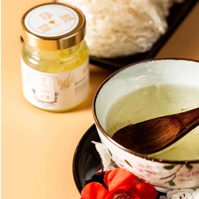Tổ Yến Chưng Sẵn Nguyên Chất Saffron Yến Sào Ngự Cung Yến 70ml