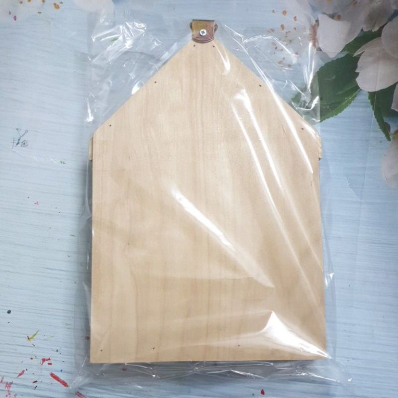 Khung gỗ hình ngôi nhà cỡ a4 20x30cm kèm móc treo và móc khóa