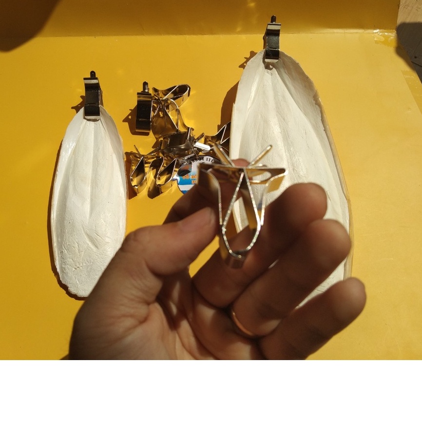 1 CÁI KẸP NAN MỰC (kim loại)