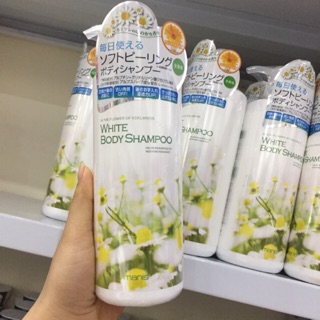 Sữa tắm WHITE BODY SHAMPOO MANIS Nhật Bản 450ml