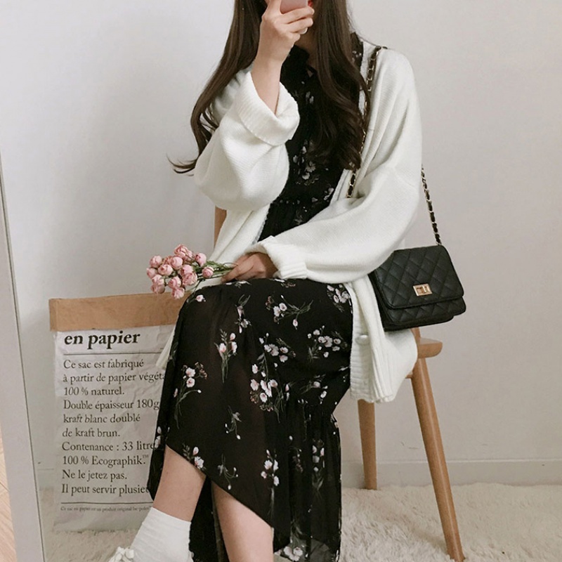 Đầm voan tay dài màu đen in họa tiết hoa phong cách retro Hàn Quốc