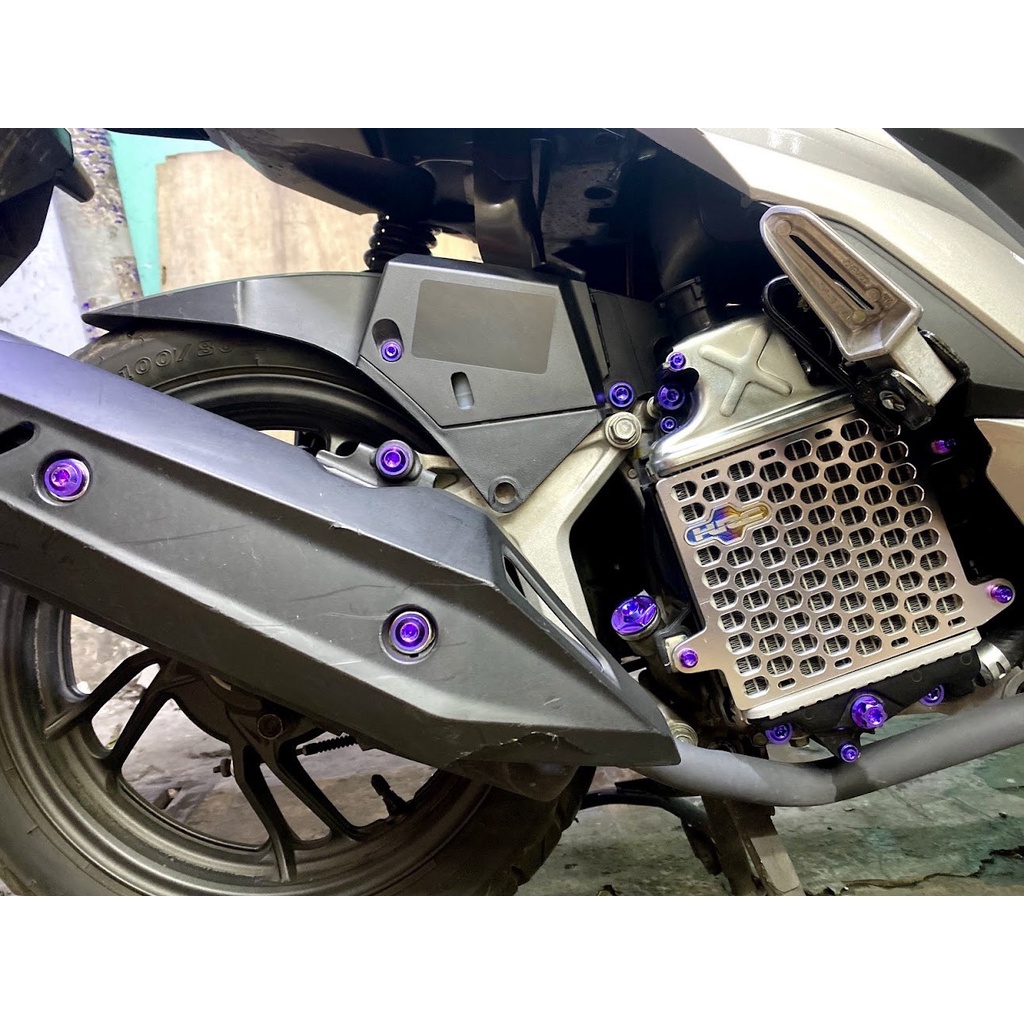 Ốc Nắp Nhớt TITAN GR5 gắn dòng xe HONDA như VARIO - CLICK , VISION , AB125/150 , SHmode , PCX , Sonic , Winner ...