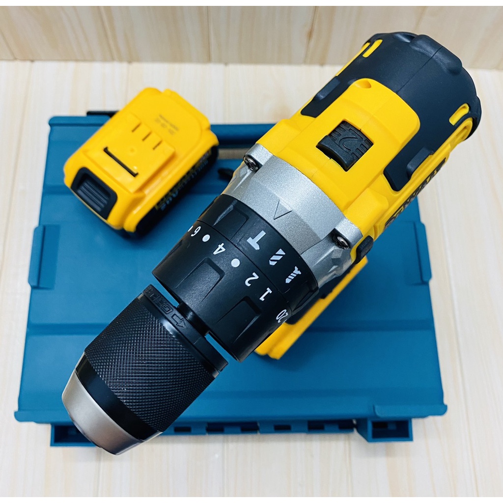 Máy khoan pin DEWALT 3 chức năng có búa - Động cơ không chổi than siêu mạnh mẽ - Tặng kèm 10 mũi khoan cao cấp