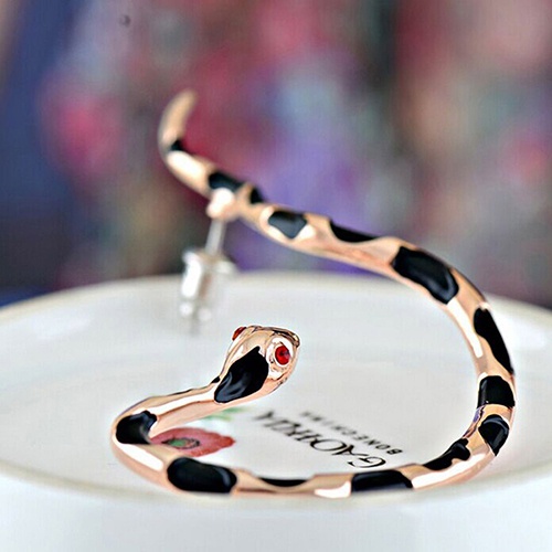 Cặp khuyên vành tai hình rắn độc cá tính độc đáo dành cho nữ