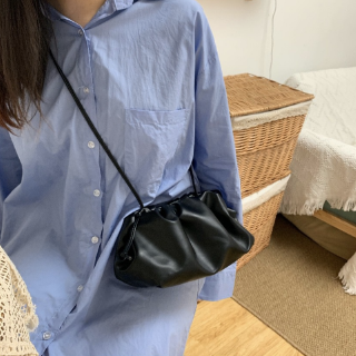 Túi pouch đeo chéo (ĐEN / NÂU / BE)