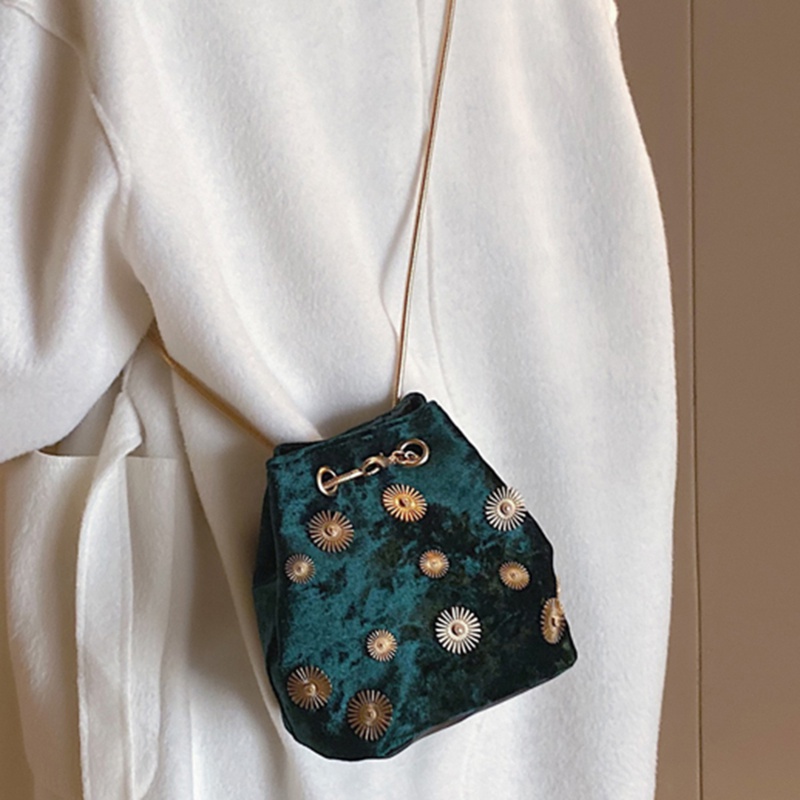 Túi xách chất liệu vải nhung thời trang sang trọng cho nữ