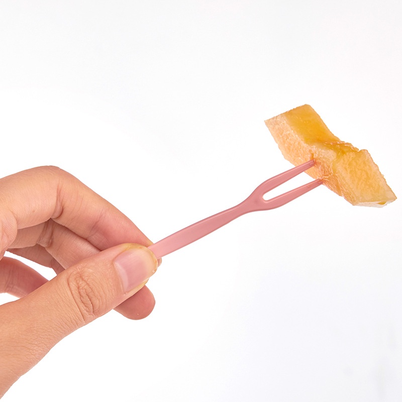 Hộp 50 chiếc Dĩa nhựa xiên hoa quả an toàn, tiện lợi