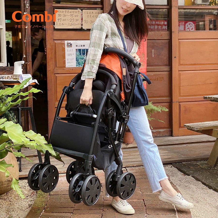 Xe Đẩy Combi CrossGo 4 Bánh Quay Tự Động Điều Hòa Cho Bé - Cá Tính Cho Mẹ