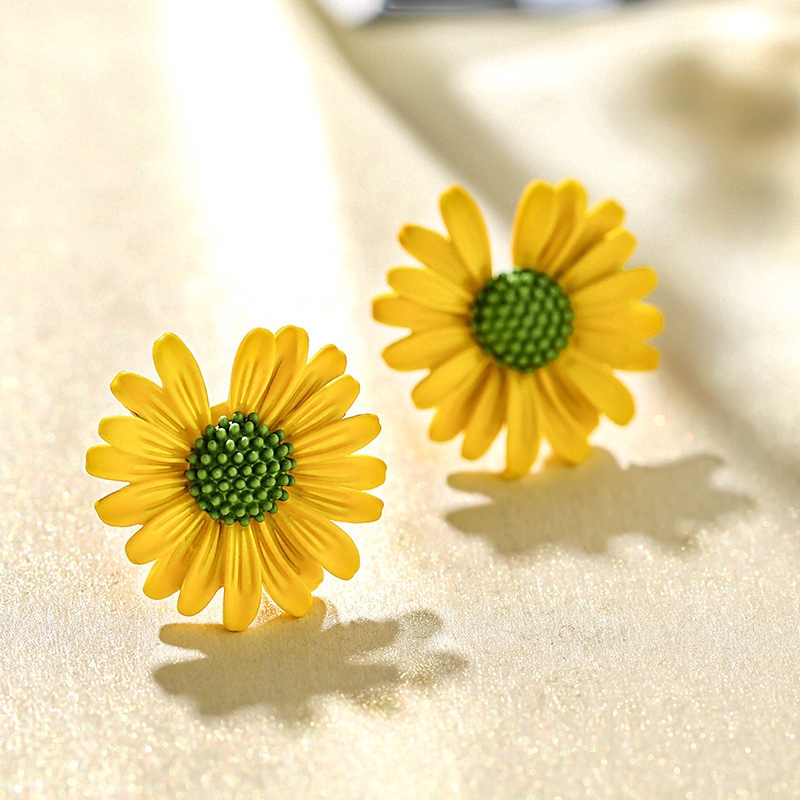 Kpop 925 Silver Stud Earrings Small Daisy GD Stud Earring Women Charm Fashion Jewelry Accessories