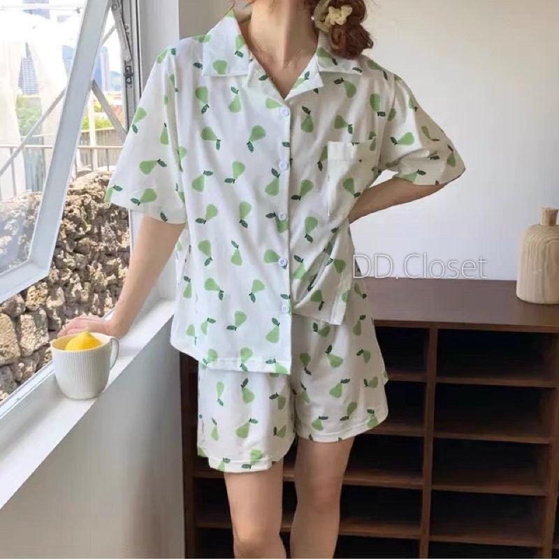 Bộ đồ ngủ pijama nữ cộc tay quần đùi chất lụa Kate Thái mềm mịn màu trắng họa tiết quả lê xanh đáng yêu - CD0041