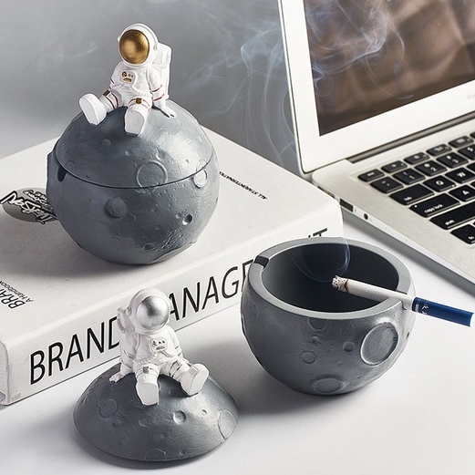 Gạt tàn thuốc hình phi hành gia cao cấp