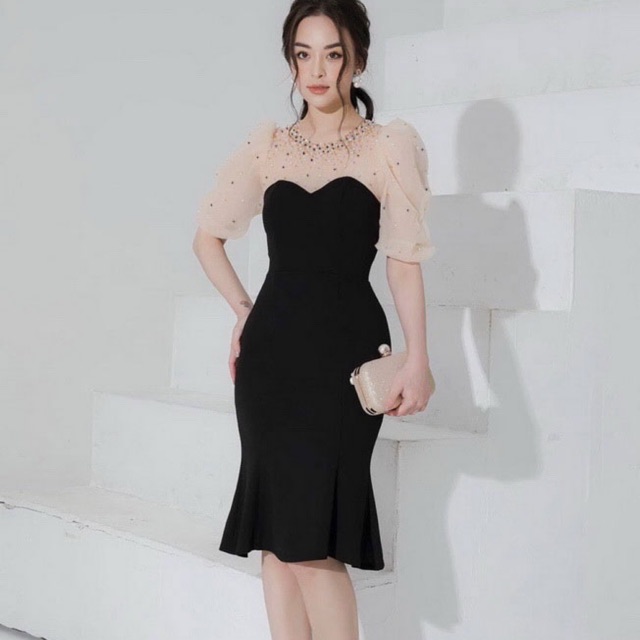 ĐẦM ÔM DÚN LAI CÚP NGỰC PHỐI REN TAY NGẮN