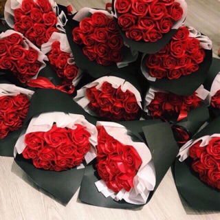 Bó hoa sáp 11 bông màu đỏ