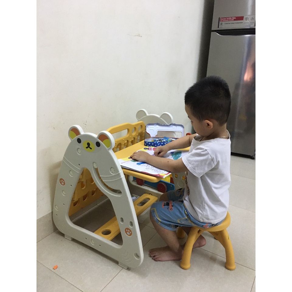 Bộ bàn ghế lắp ghép 3 trong 1 vừa là bàn học, bảng vẽ, giá sách cho bé