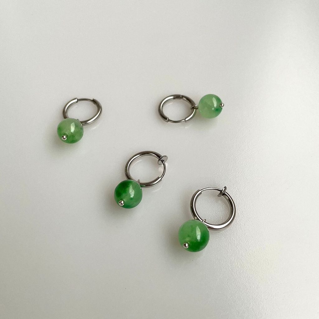 Khuyên tai đính đá sapphire xanh lá gradient không xỏ lỗ thiết kế cổ điển
