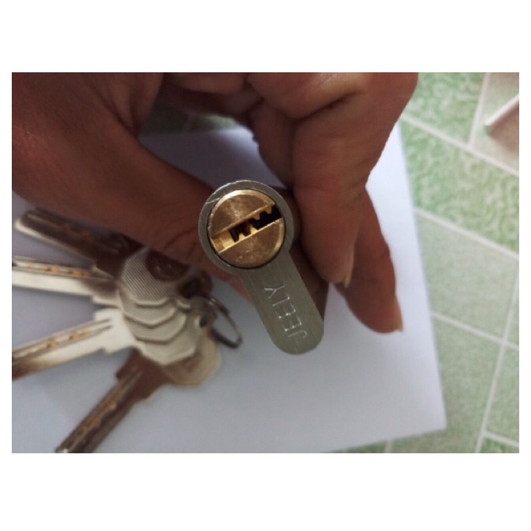 Tim khoá tay gạt lõi đồng 70x32 ( loại 2 đầu chìa )