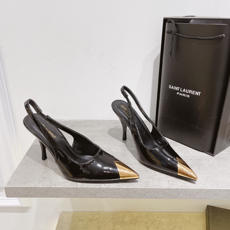 Giày cao gót mũi kim loại