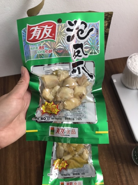 Chân gà yuyu cay 80g .1 gói | BigBuy360 - bigbuy360.vn