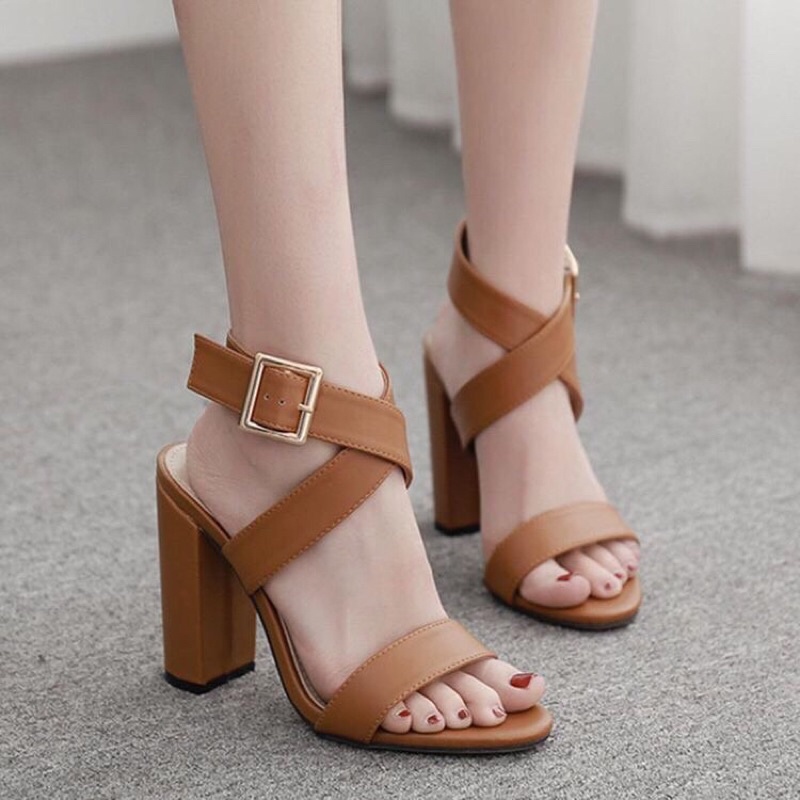 Giày sandal cao gót nữ kiểu dáng quai chéo bản to gót thô dễ đi - SD34 - Oula store