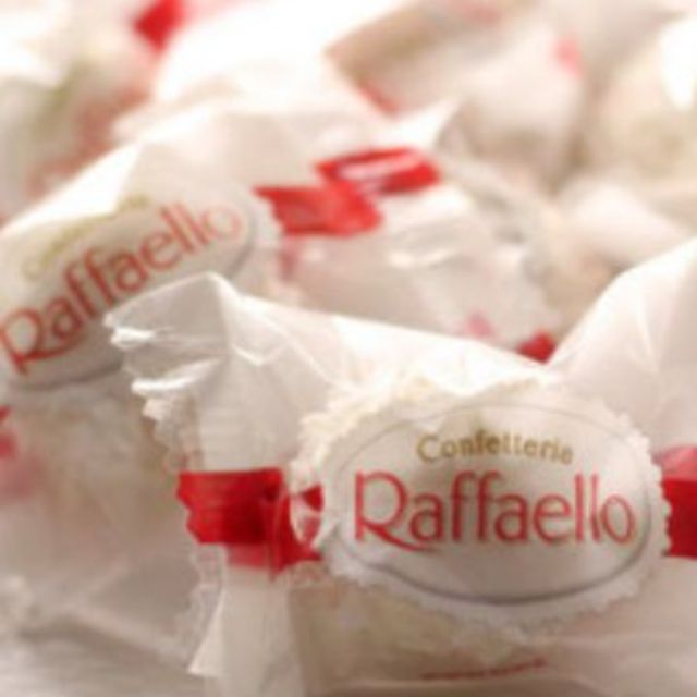 Kẹo kem dừa Raffaello - Hộp 230g. HSD: 5/2021