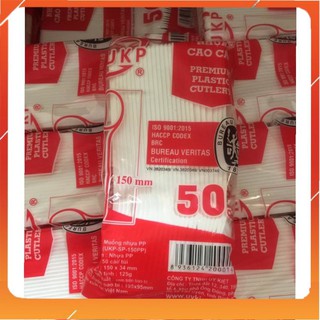 Thìa nhựa dùng 1 lần cứng 100 cái UKP